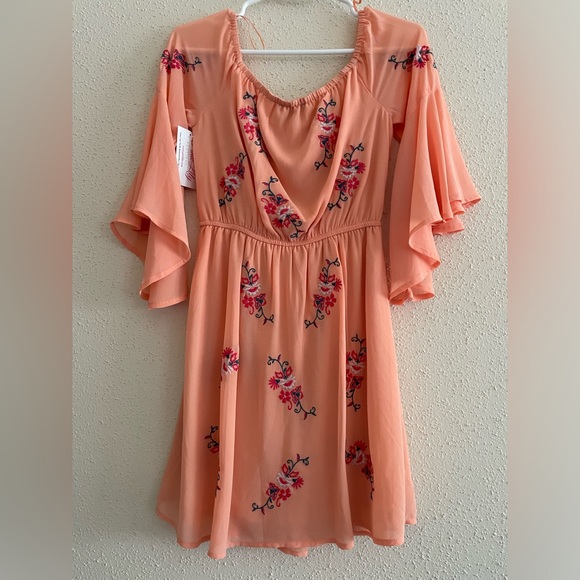 NWT - Pink Lily Women’s Small Peach Off The Shoulder Dress - Picture 3 of 10